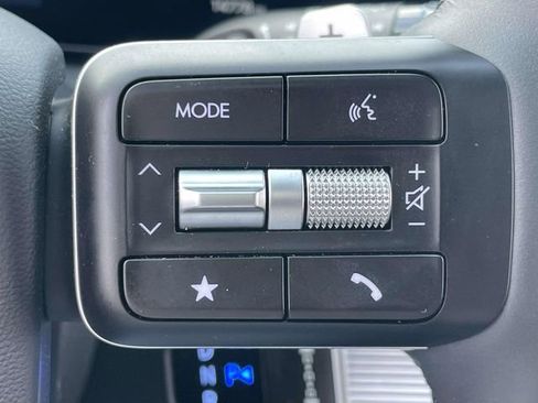 Used 2024 Hyundai Santa Fe Limited image 32