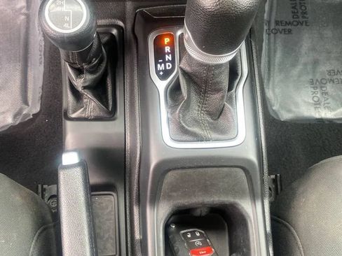 Used 2019 Jeep Wrangler Unlimited Sport S AWD/4WD image 17