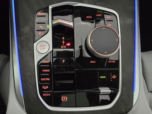 New 2026 BMW X5 xDrive50e w/ Climate Comfort Package image 17