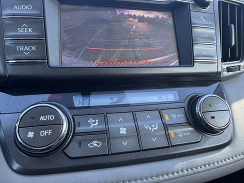 Used 2013 Toyota RAV4 Limited AWD/4WD image 27