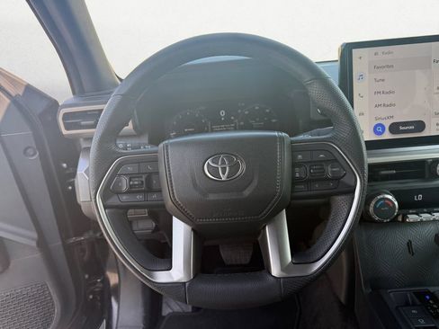 Used 2025 Toyota Tacoma TRD Off-Road AWD/4WD image 12