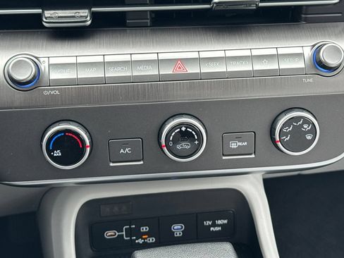 Certified 2026 Hyundai Kona SE FWD image 20
