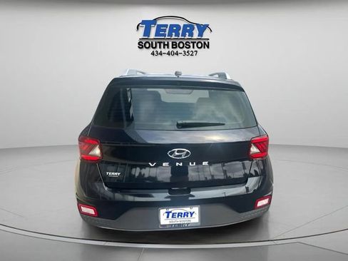 Used 2023 Hyundai Venue SEL w/ Cargo Package FWD image 4