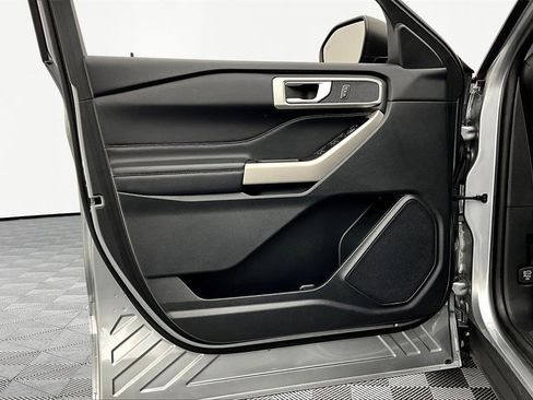 Used 2023 Ford Explorer XLT w/ Equipment Group 202A image 23