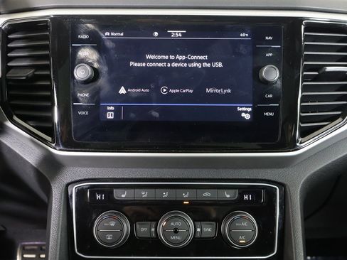 Used 2023 Volkswagen Atlas Cross Sport SEL R-Line image 6