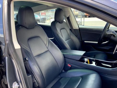 Used 2020 Tesla Model 3 Standard Range Plus RWD image 13
