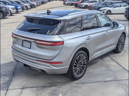 Used 2022 Lincoln Corsair Reserve w/ Sport Package image 8