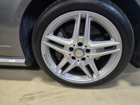 Used 2011 Mercedes-Benz E 550 Sedan image 8