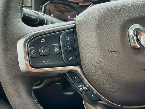 Used 2025 RAM 1500 Laramie AWD/4WD image 34