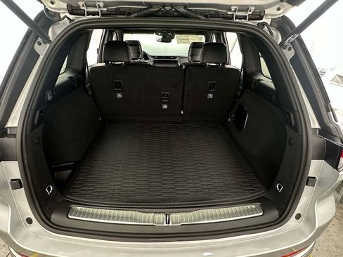 New 2025 Jeep Grand Cherokee Summit w/ Luxury Tech Group V image 24