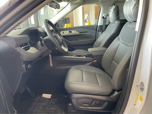 New 2026 Ford Explorer Active w/ Active Comfort Package AWD/4WD image 17