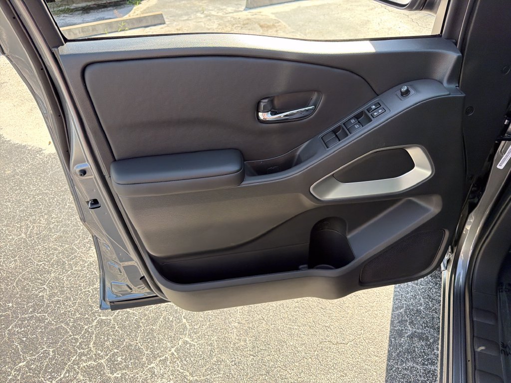Used 2026 Nissan Frontier SV w/ SV Convenience Package RWD image 15