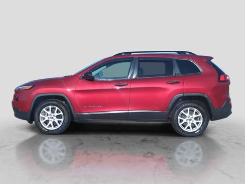Used 2016 Jeep Cherokee Sport w/ Cold Weather Group AWD/4WD image 5