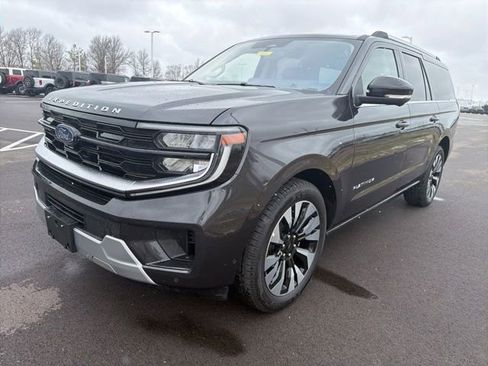 Used 2025 Ford Expedition Max Platinum w/ Driver's Package image 2