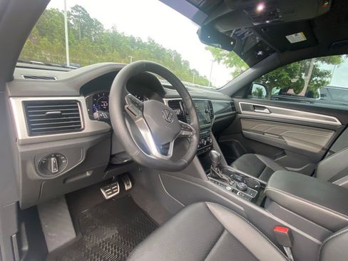 Used 2023 Volkswagen Atlas Cross Sport SEL R-Line AWD/4WD image 9