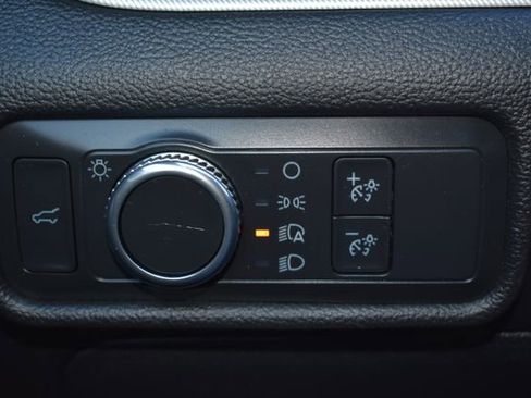 Used 2020 Ford Explorer XLT w/ Comfort Package image 23