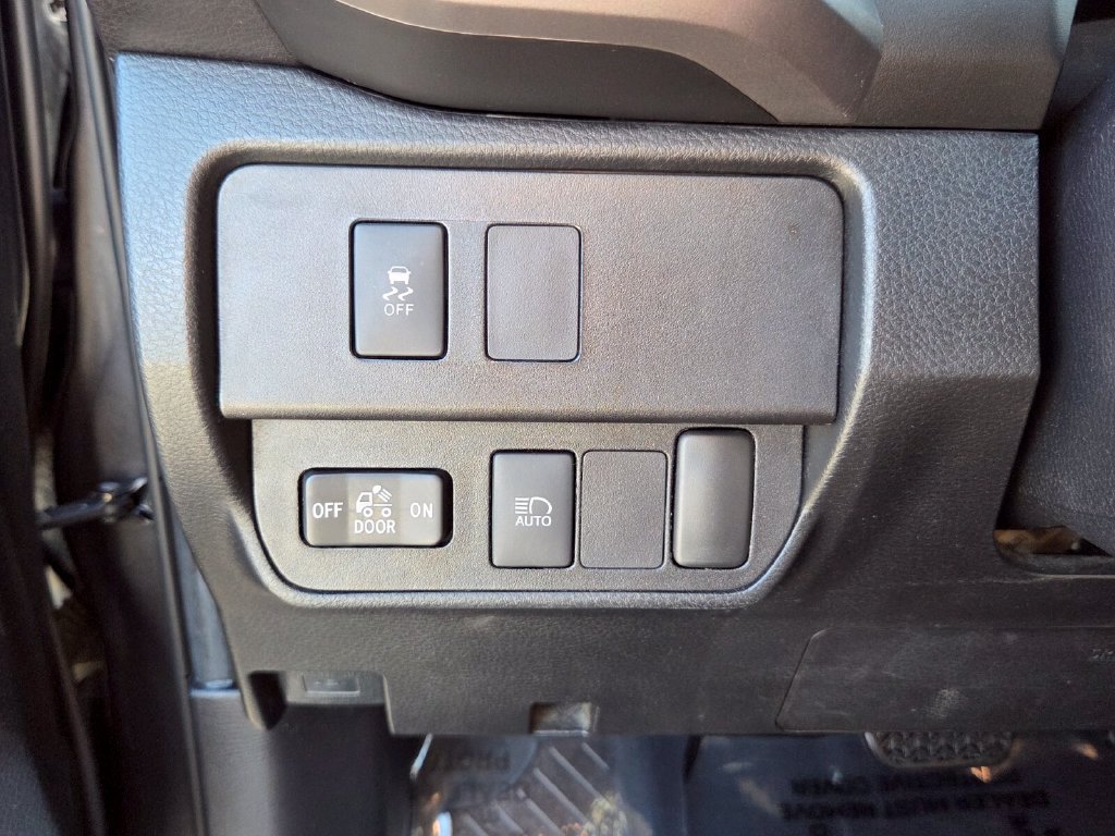 Used 2021 Toyota Tacoma SR5 RWD image 28