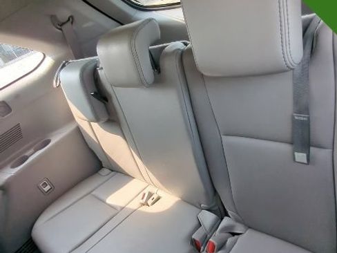 Used 2016 Toyota Highlander XLE AWD/4WD image 16