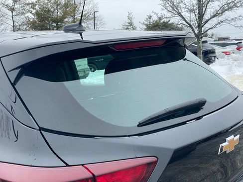 Used 2023 Chevrolet TrailBlazer LS FWD image 28