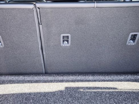 New 2026 Volkswagen Tiguan SE R-Line AWD/4WD image 17