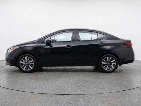 Used 2025 Nissan Versa SV image 5