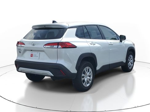 Used 2025 Toyota Corolla Cross L image 5