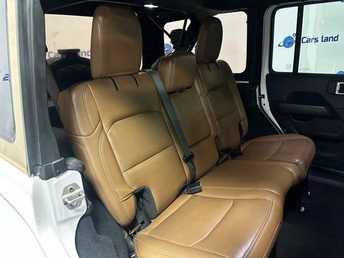 Used 2021 Jeep Wrangler Unlimited Rubicon AWD/4WD image 19