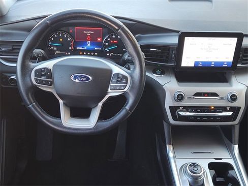 Used 2020 Ford Explorer XLT w/ Equipment Group 202A image 16