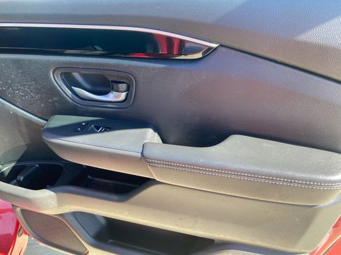 Certified 2025 Honda Pilot Touring image 35