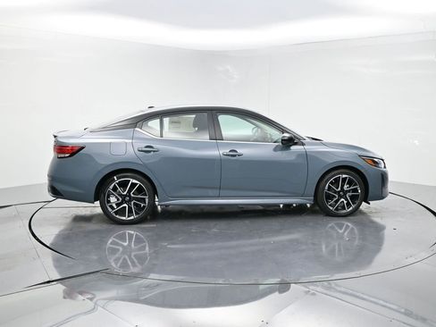New 2025 Nissan Sentra SR image 4