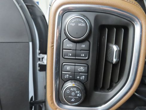 Used 2020 Chevrolet Silverado 3500 High Country w/ LPO, Dark Essentials Package AWD/4WD image 45