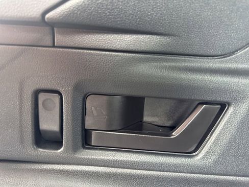 Used 2025 Subaru Outback Premium image 16