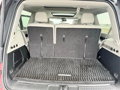 Used 2024 Jeep Wagoneer 2WD w/ Premium Group I image 16