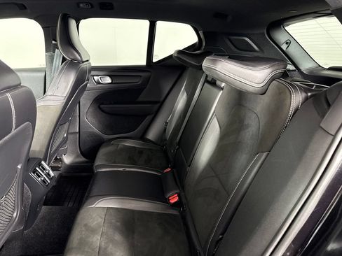 Used 2020 Volvo XC40 T4 R-Design w/ Protection Package Premier FWD image 28