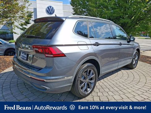 Certified 2023 Volkswagen Tiguan SE w/ Panoramic Sunroof Package AWD/4WD image 9