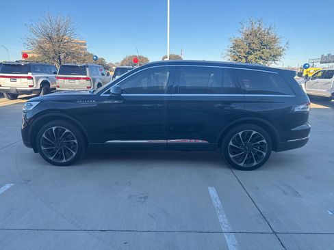 Used 2023 Lincoln Aviator Reserve w/ Equipment Group 201A image 3
