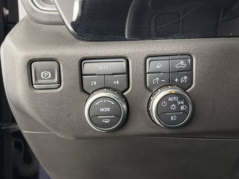 Used 2025 GMC Sierra 1500 SLT image 31