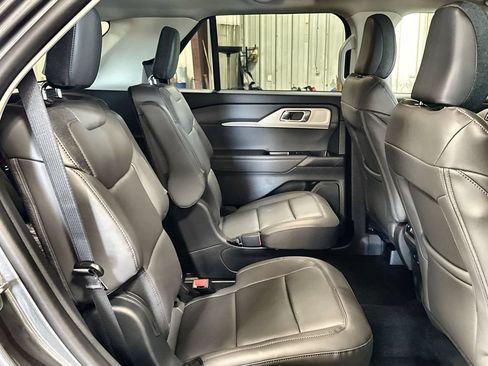 New 2026 Ford Explorer Active w/ Active Comfort Package RWD image 31