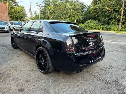 Used 2014 Chrysler 300 C RWD image 6