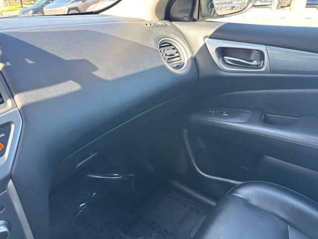 Used 2020 Nissan Pathfinder SL AWD/4WD image 15
