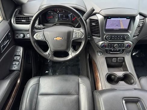 Used 2020 Chevrolet Suburban LT w/ Luxury Package AWD/4WD image 13
