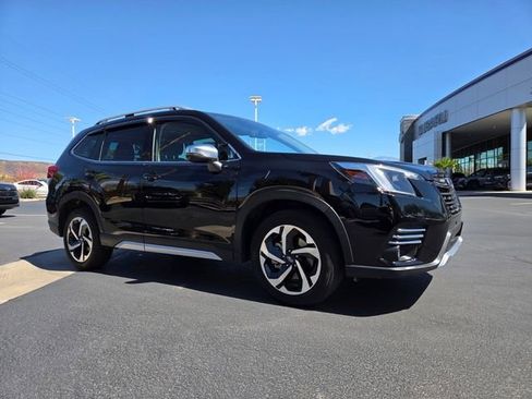 Used 2023 Subaru Forester Touring AWD/4WD image 2