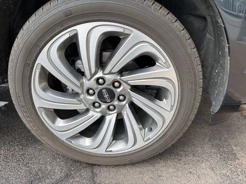 Used 2024 Lincoln Navigator Reserve image 4