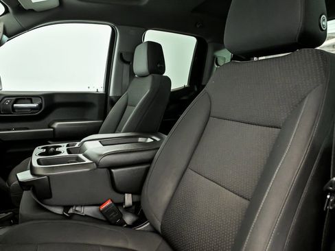 Used 2020 Chevrolet Silverado 1500 Custom w/ Custom Value Package AWD/4WD image 12