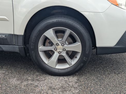 Used 2014 Subaru Outback 2.5i Limited image 11