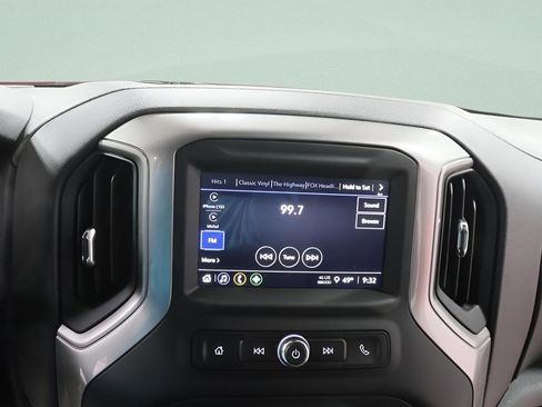 Used 2024 Chevrolet Silverado 1500 Custom image 10