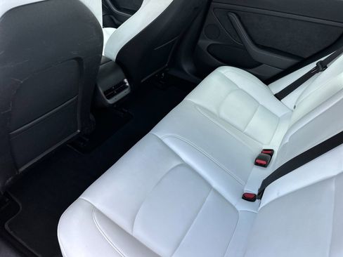 Used 2022 Tesla Model 3 Performance image 12