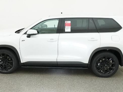 New 2026 Toyota Grand Highlander XLE FWD image 16