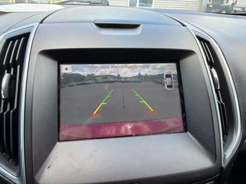Used 2017 Ford Edge Titanium w/ Technology Package FWD image 20
