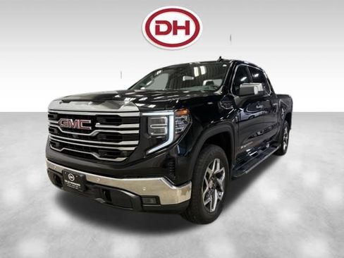 Used 2023 GMC Sierra 1500 SLT w/ SLT Premium Plus Package AWD/4WD image 10